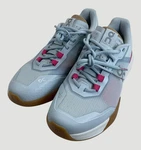 On The Roger Advantage Pro Women's Size 9 Arctic/white Tennis Shoes. Fixed Price $89.10.