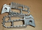 97-01 Kawasaki Oem KX125 KX250 Lh & Rh Footpegs Steps Footrests 34028-5021. Fixed Price $70.00.